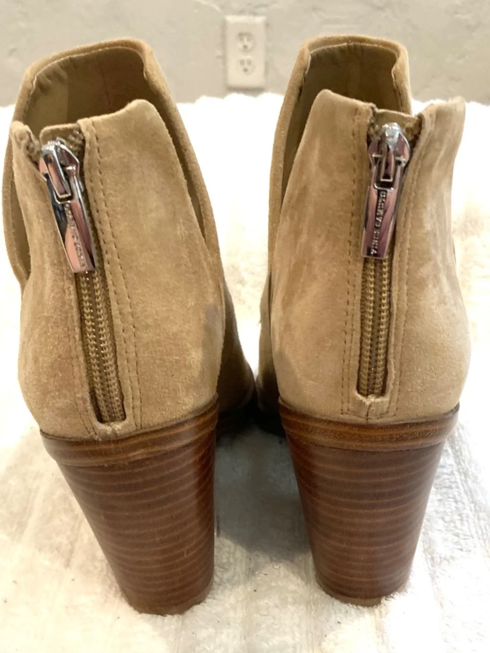 Vince Camuto, genuine leather booties size 8
